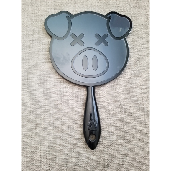 Jeffree Star Accessories - Jeffree Star x Shane Dawson Conspiracy collab pig mirror